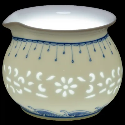 Rice Grain Fairness Pitcher with Waves